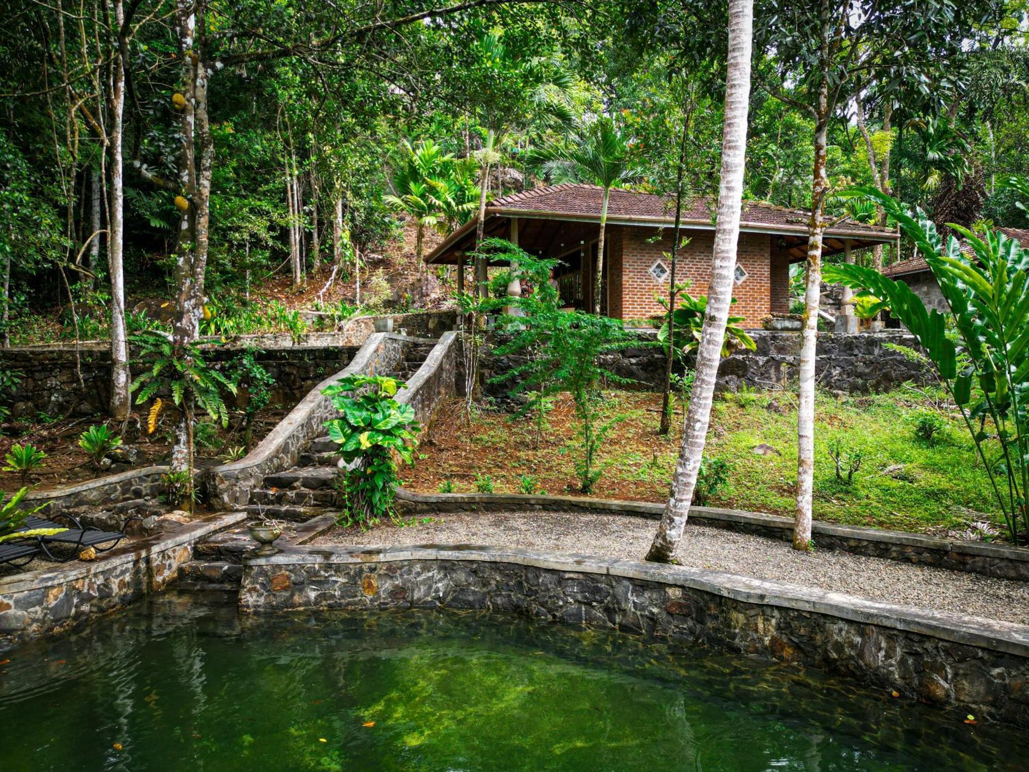 Singharaja Garden AGRO ECO Lodge Pelawatta  Bagian luar foto